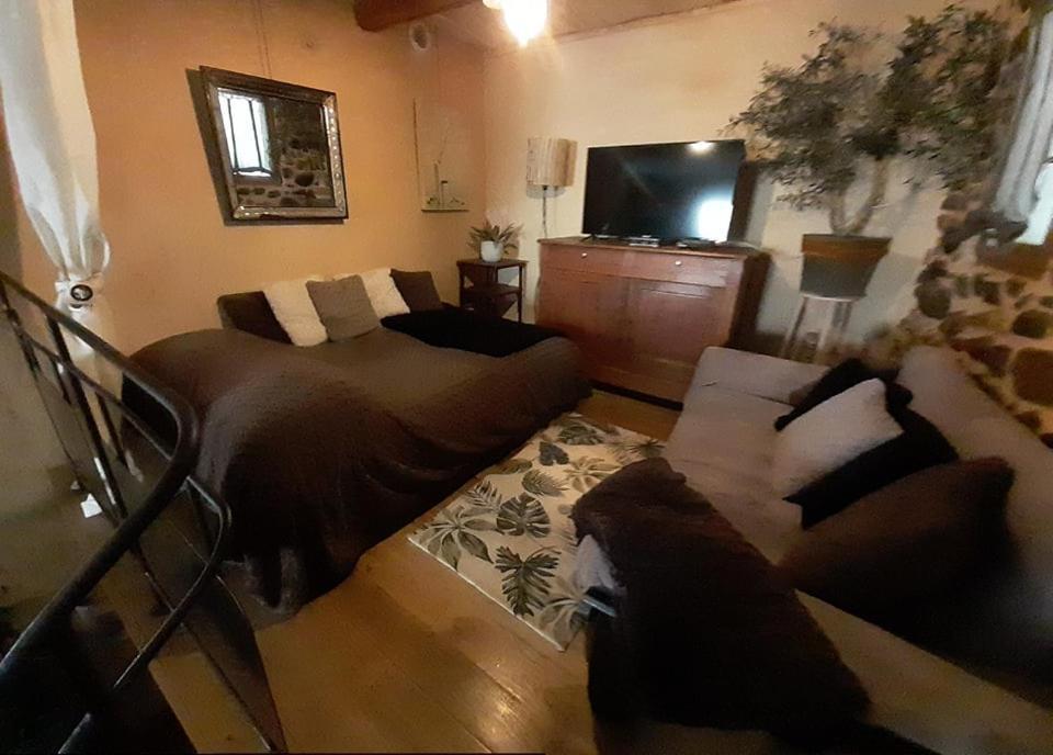 Joli Loft Dans Village Pittoresque Péret Exterior foto